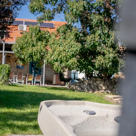 Modern Stone House In With Jacuzzi Σπίτι διακοπών *