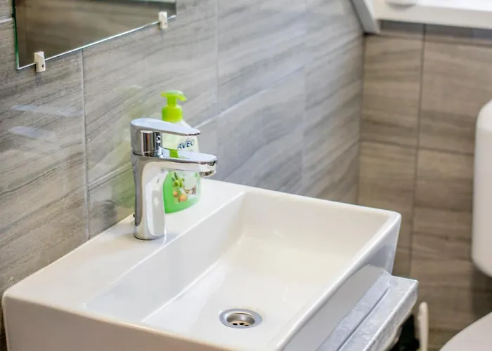 Modern Stone House In With Jacuzzi Nyaraló