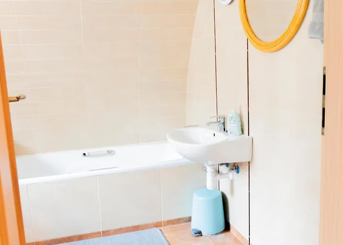 Nyaraló Modern Stone House In With Jacuzzi *