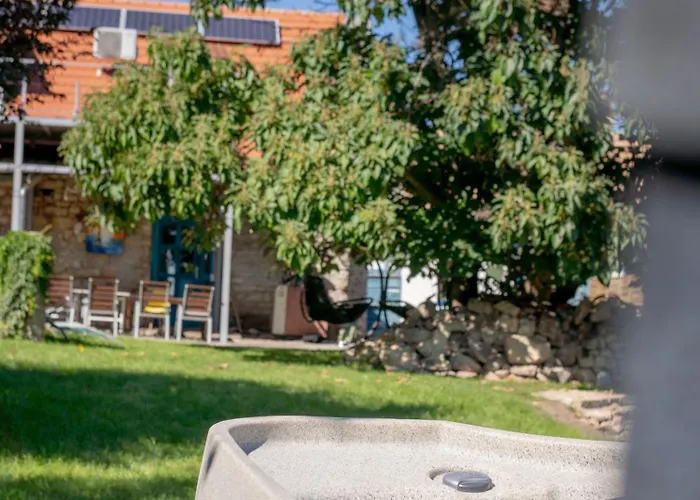 Modern Stone House In With Jacuzzi Дом отдыха *