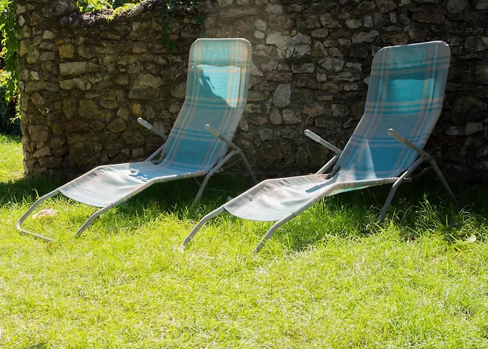 Modern Stone House In With Jacuzzi Nyaraló